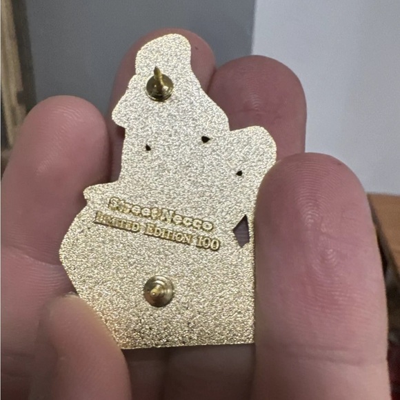 Disney Fantasy Jessica Rabbit Talking On Telephone Pin LE 100 - Picture 2 of 2